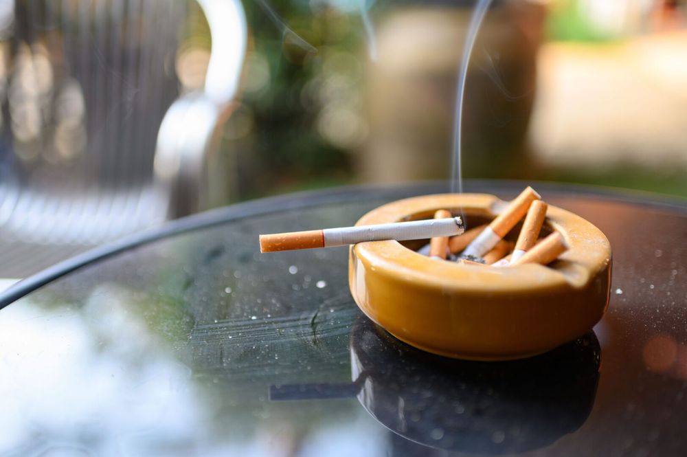 比较吸烟政策：吸烟者友好的机场